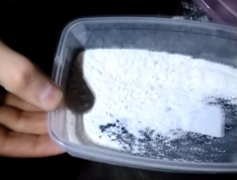 Полтора килограмма солей в гараже