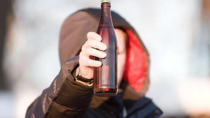 В Курской области оштрафована продавец за реализацию пива несовершеннолетним