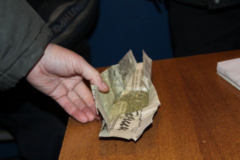 Подбросившие марихуаны курские полицейские получили условный срок