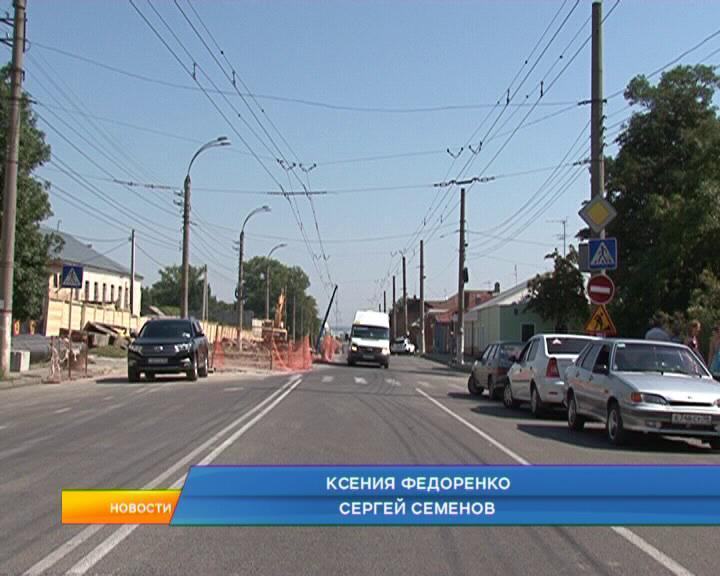 Затянувшийся ремонт теплосетей на улице Красной армии города Курска